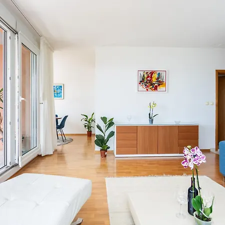 Appartement Azure Horizon - Sea View & Free Parking *