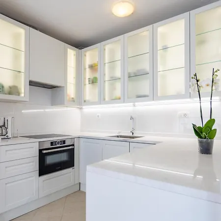 Azure Horizon - Sea View&free Parking Apartment Split