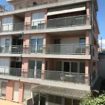 Azure Horizon - Sea View & Free Parking Split