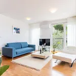 Apartmán Azure Horizon - Sea View & Free Parking *